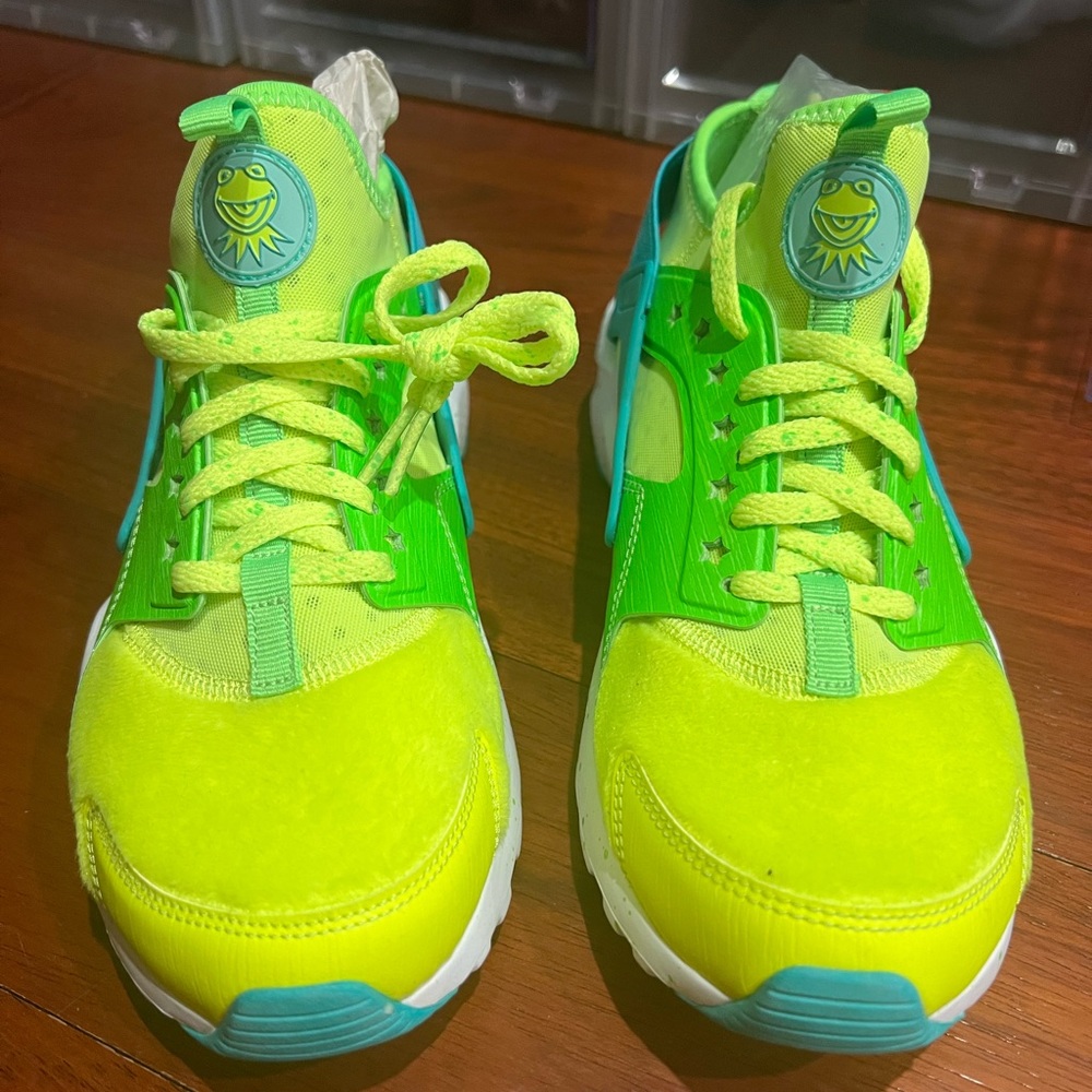 2016
Wmns Huarache Ultra Low 'Doernbecher' size 8 “Kermit the frog”